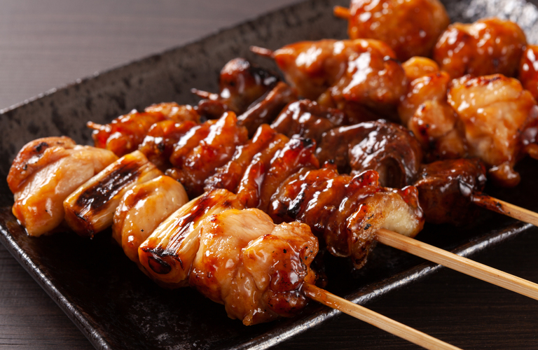 種類豊富な串焼き・焼き鳥メニューを宅配できます | 東大阪市のデリバリーなら美味しさをお届けする鶏デリ 